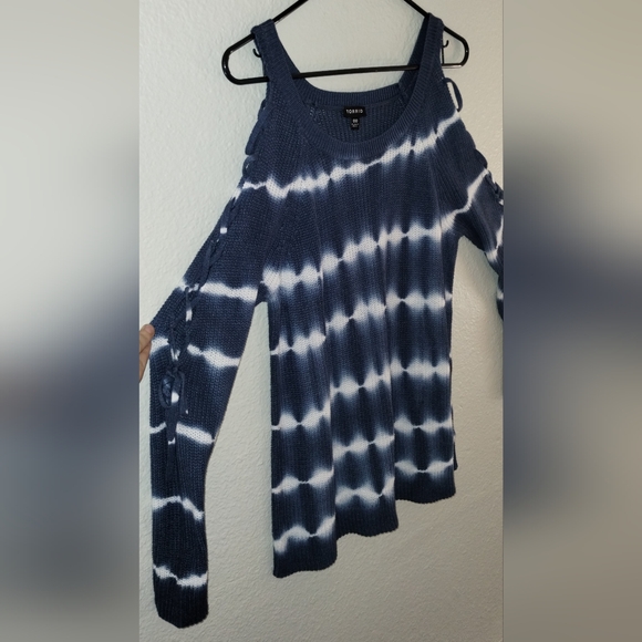 TORRID COLD-SHOULDER LACE-UP SLEEVE SWEATER, SIZE 00 ~ EXCELLENT CONDITION - Picture 2 of 16